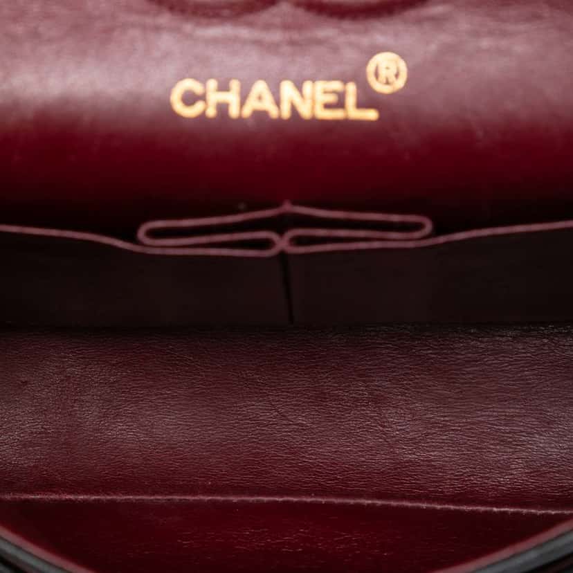 Chanel Medium Classic Lambskin Double Flap Black Leather Very good condition - Model View