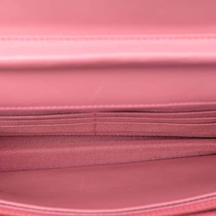 Chanel CC Quilted Lambskin Wallet On Chain Pink Leather Good condition - Model View