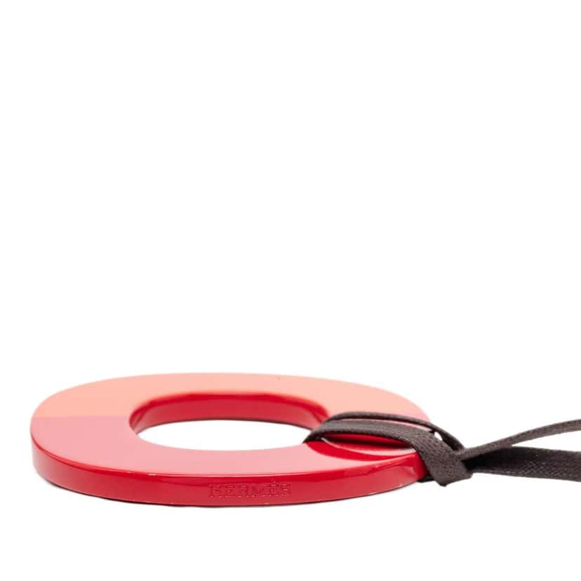 Hermès Buffalo Horn Isthme Pendant Necklace Orange Good condition - Model View