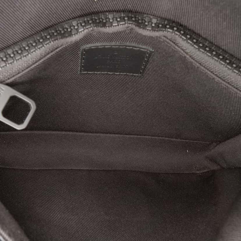Louis Vuitton Monogram Taurillon S Lock Sling Bag Black Leather Very good condition - Model View