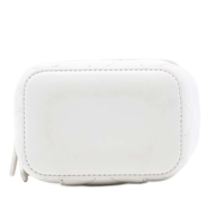 Chanel Mini Quilted Lambskin Camellia Bow Vanity Case with Chain White Leather Very good condition - Inside View