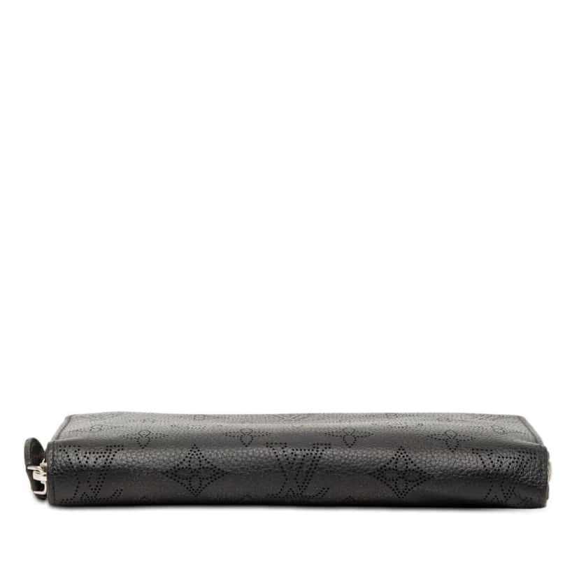 Louis Vuitton Monogram Mahina Zippy Wallet Black Leather Good condition - Inside View