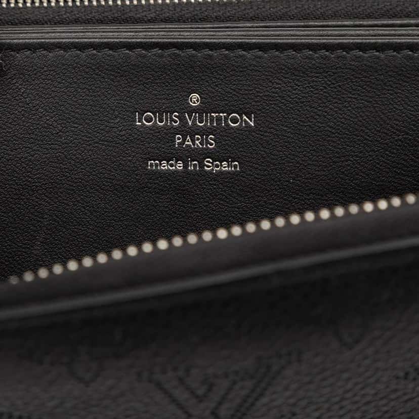 Louis Vuitton Monogram Mahina Zippy Wallet Black Leather Good condition - Box View