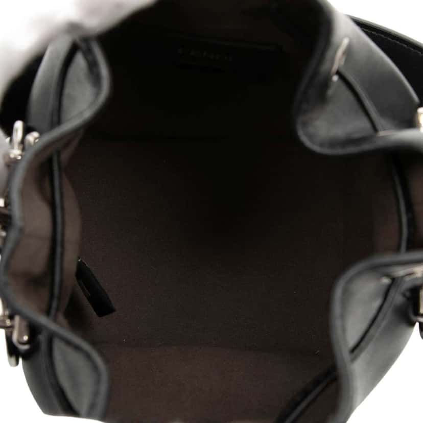 Fendi Mini Leather Pearl Mon Tresor Bucket Bag Black Leather Very good condition - Model View