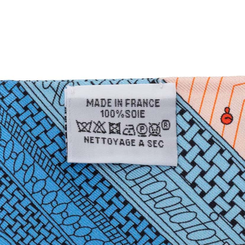 Hermès Objets de Curiosite Silk Twilly Scarf Blue Silk Very good condition - Model View