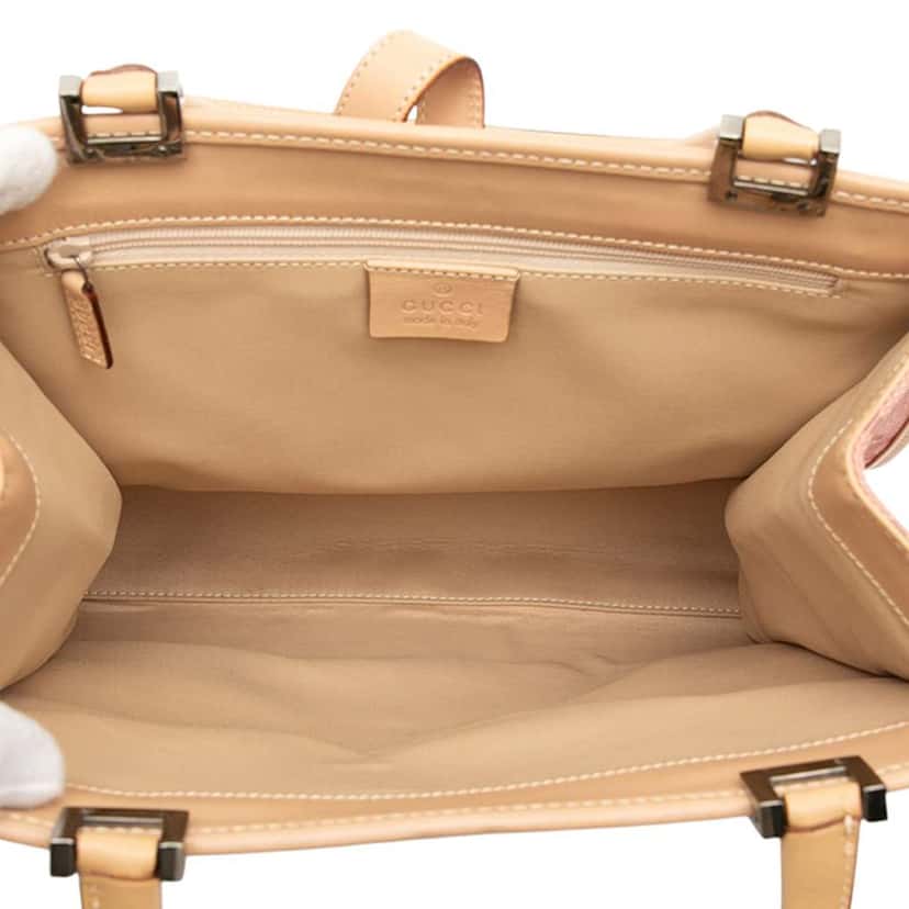 Gucci GG Canvas Jackie Handbag Pink Canvas Good condition - Model View
