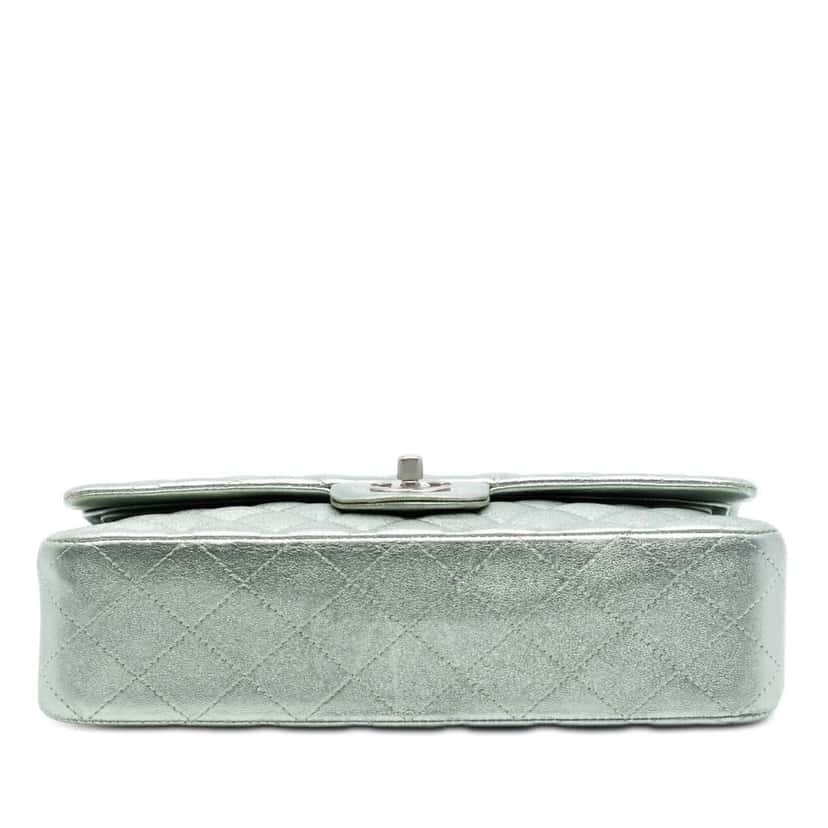 Chanel Medium Classic Metallic Lambskin Double Flap Green Leather Very good condition - Inside View