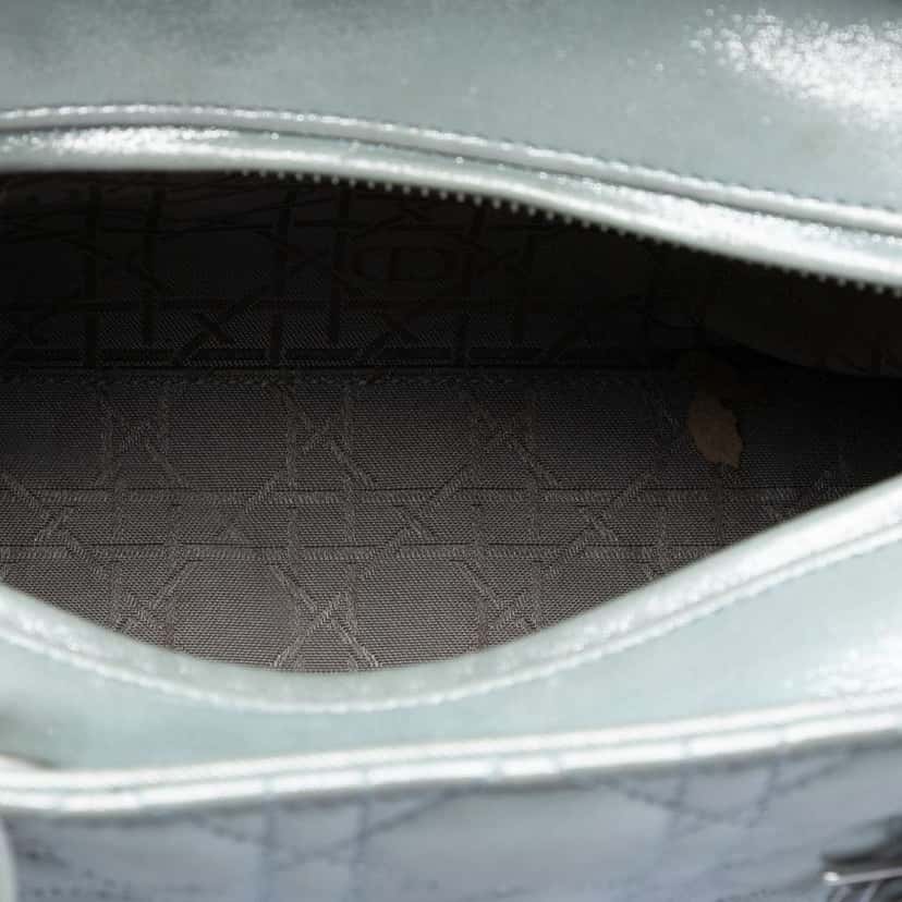 Dior Medium Iridescent Lambskin Cannage Lady Dior Blue Leather Good condition - Model View