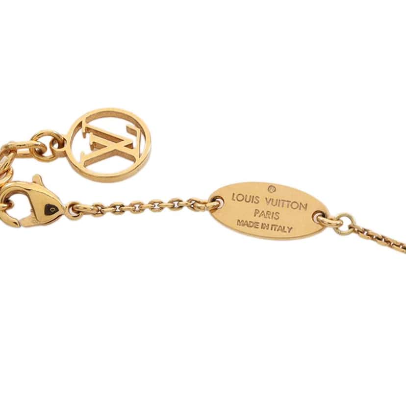 Louis Vuitton Gold Plated LV and Me Letter M Necklace Gold Metal Good condition - Model View