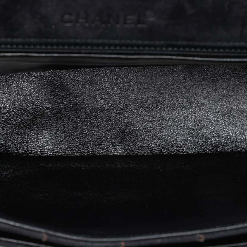 Chanel CC Choco Bar Suede Stitched Chain Flap Black Leather Very good condition - Model View
