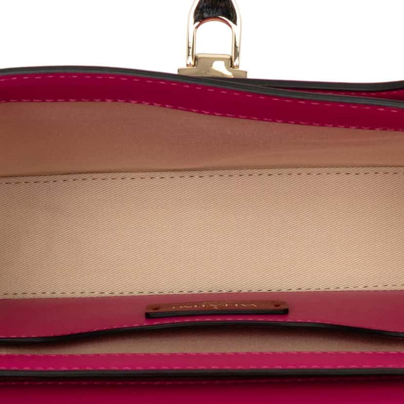Valentino Smooth Calfskin Rockstud23 Crossbody Pink Leather Good condition - Model View