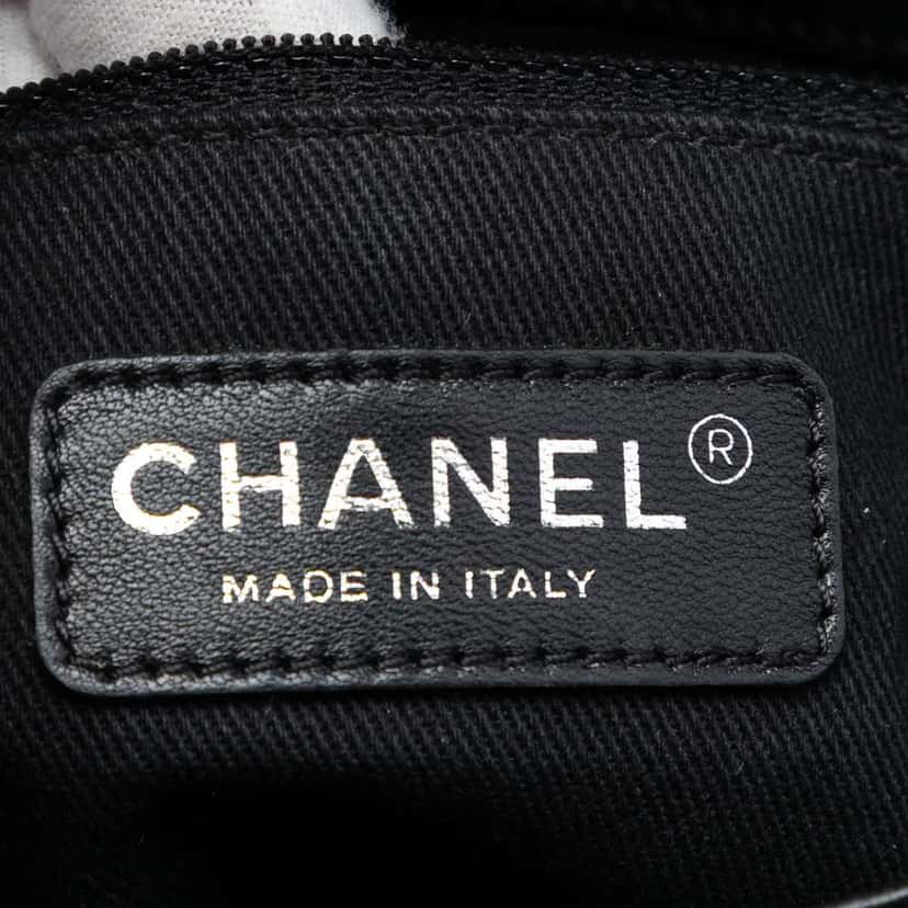 Chanel Small Quilted Patent Coco Shine Flap Black Leather Good condition - Box View