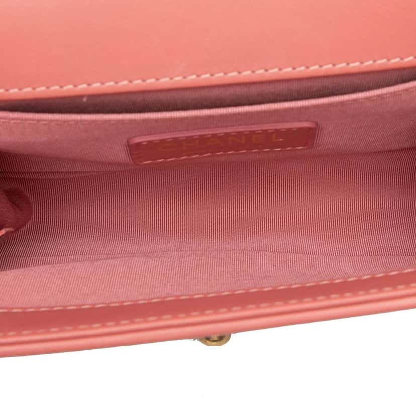 Chanel Small Quilted Lambskin Boy Flap Pink Leather Very good condition - Model View