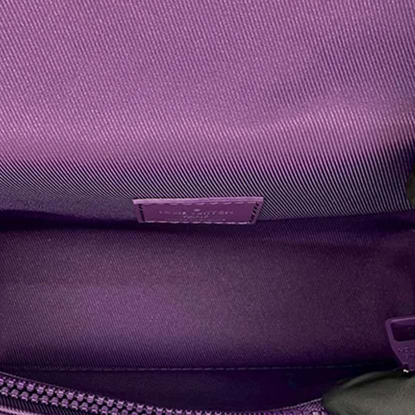 Louis Vuitton Monogram Taurillon Steamer Wearable Wallet Purple Leather Good condition - Model View