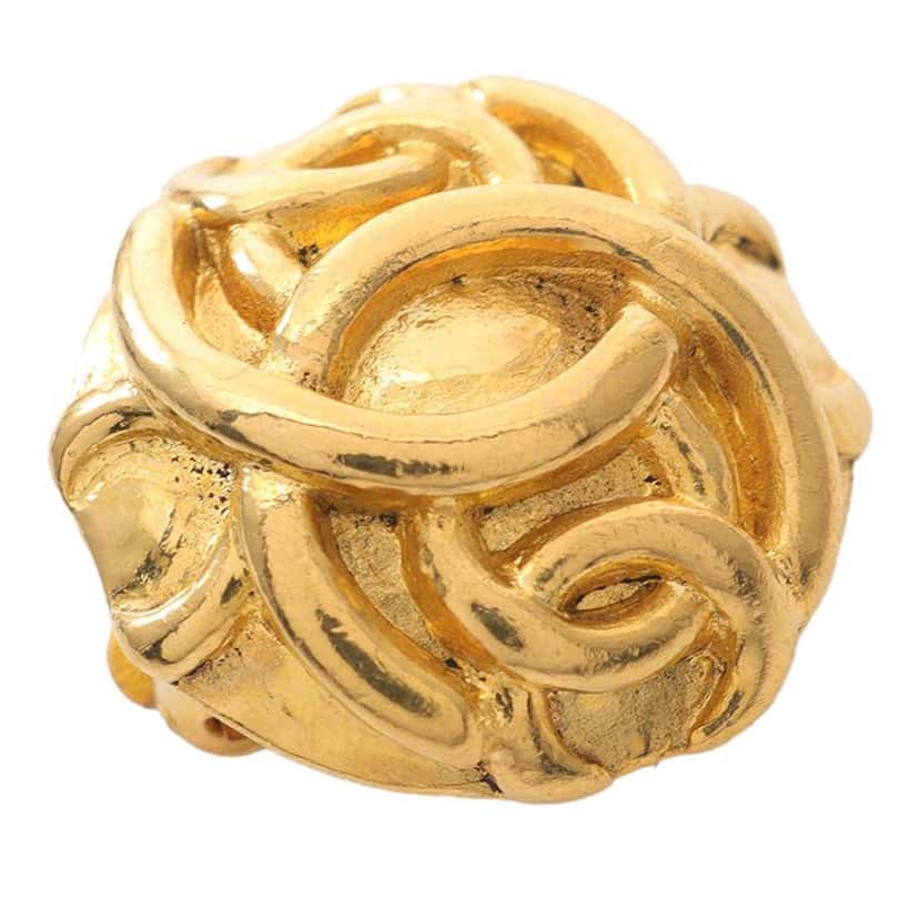 Chanel Gold Plated Overlapping CC Round Clip On Earrings Gold Metal Good condition - Back View