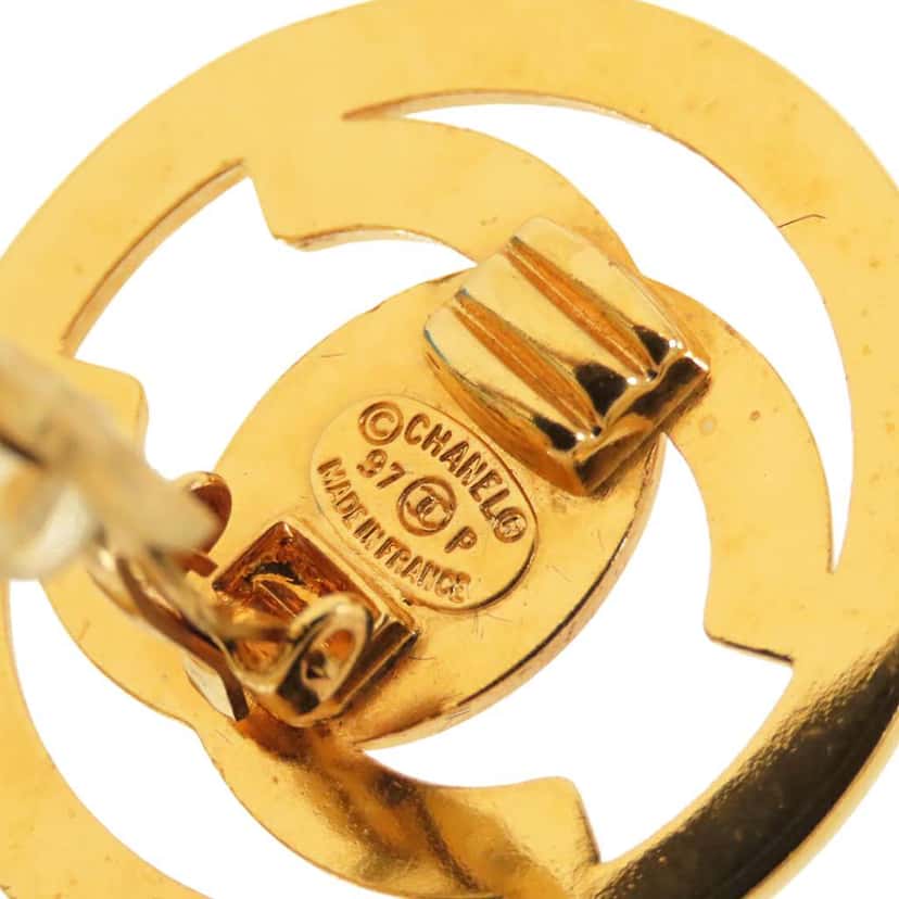 Chanel Gold Plated CC Encircled Turn Lock Clip On Earrings Gold Metal Good condition - Inside View