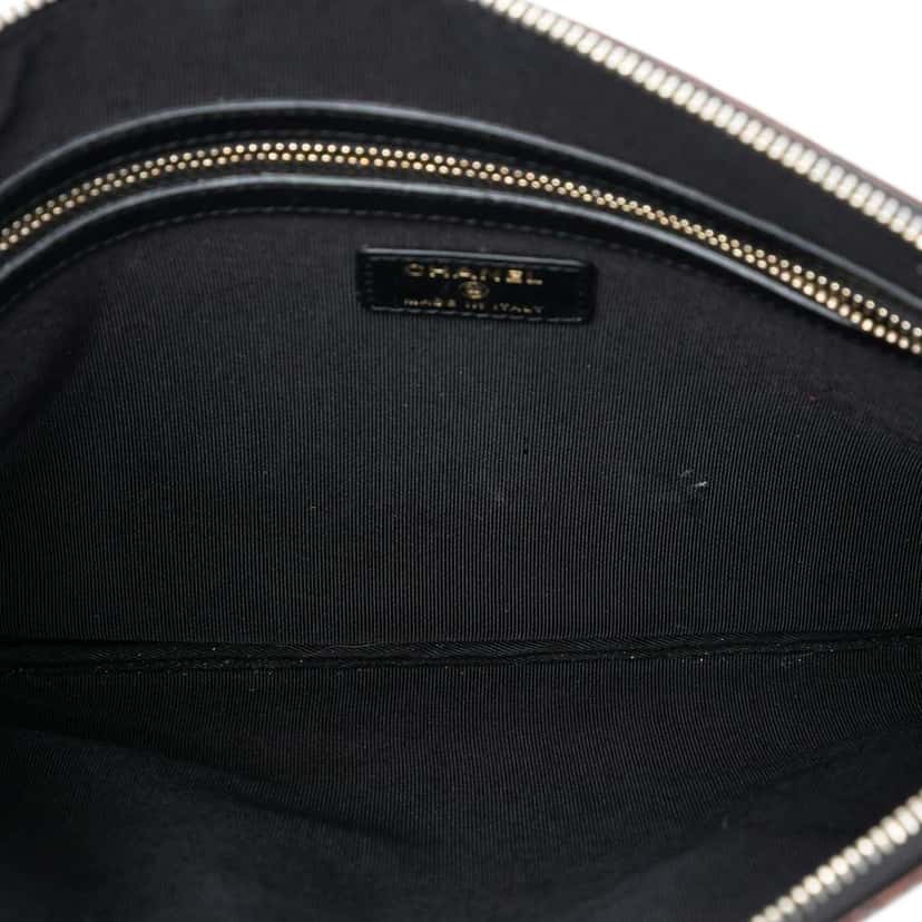 Chanel Medium Croc Embossed Calfskin Mademoiselle Gabrielle Signature Pouch Black Leather Good condition - Model View