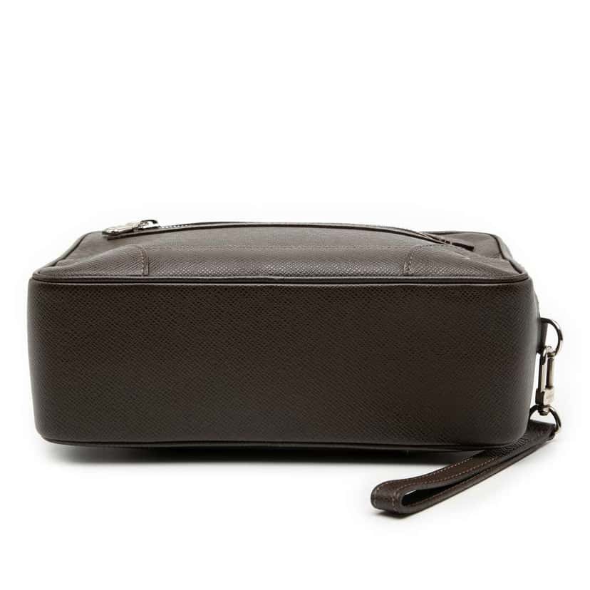 Louis Vuitton Taiga Neo Pavel Clutch Brown Leather Good condition - Inside View