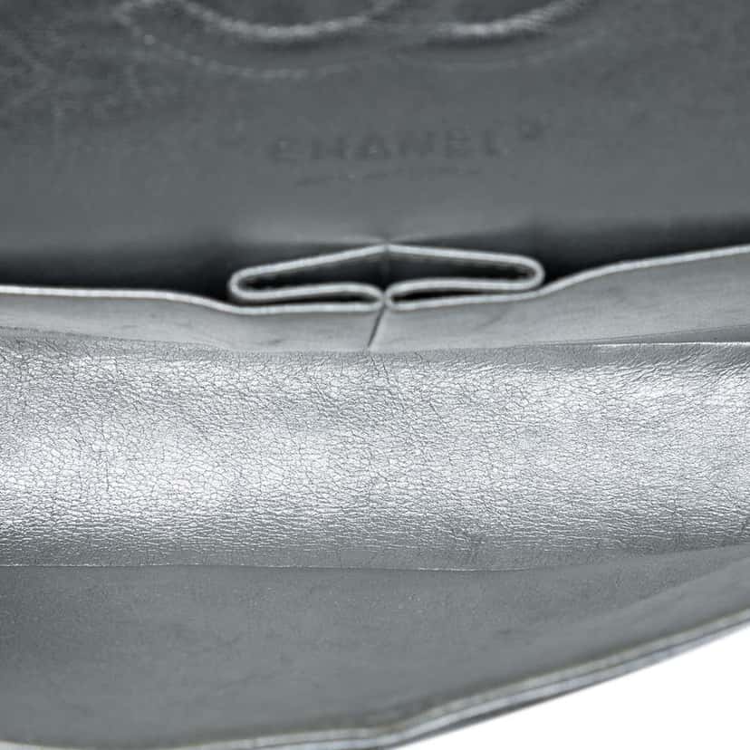 Chanel Medium Classic Metallic Lambskin Double Flap Silver Leather Good condition - Model View