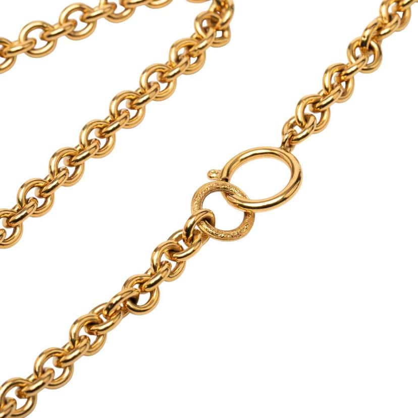 Chanel Gold Plated CC Quilted Oval Pendant Necklace Gold Metal Very good condition - Model View