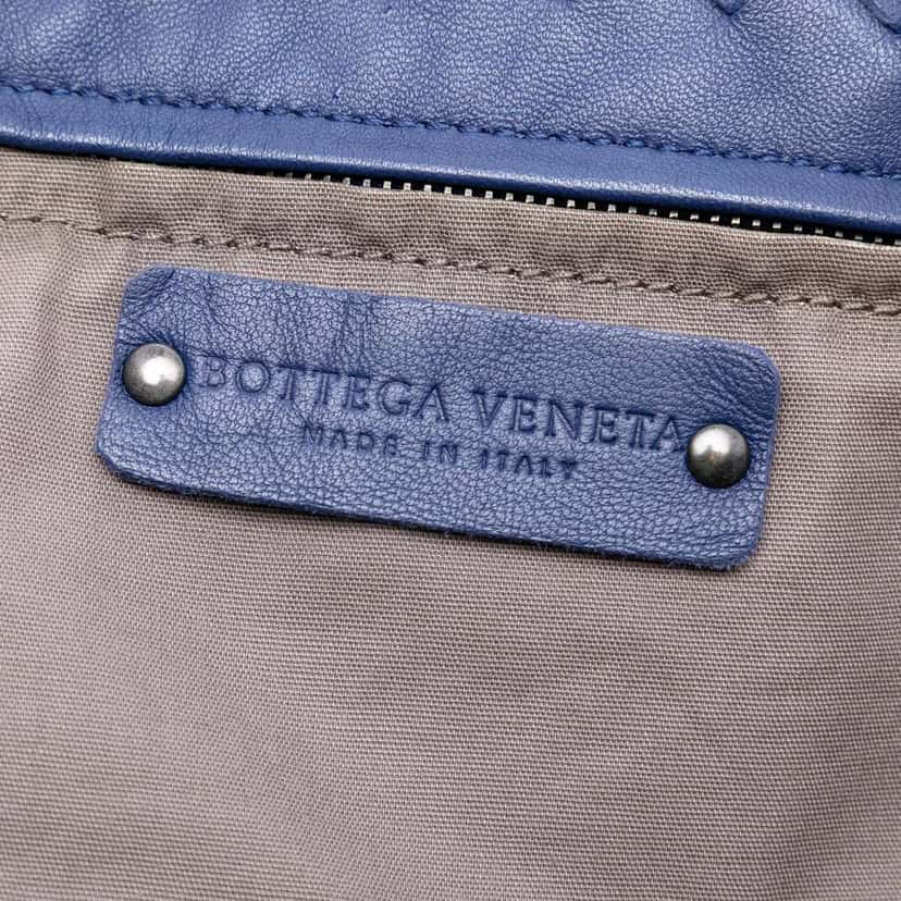 Bottega Veneta Large Nappa Intrecciato Capri Tote Blue Leather Good condition - Box View