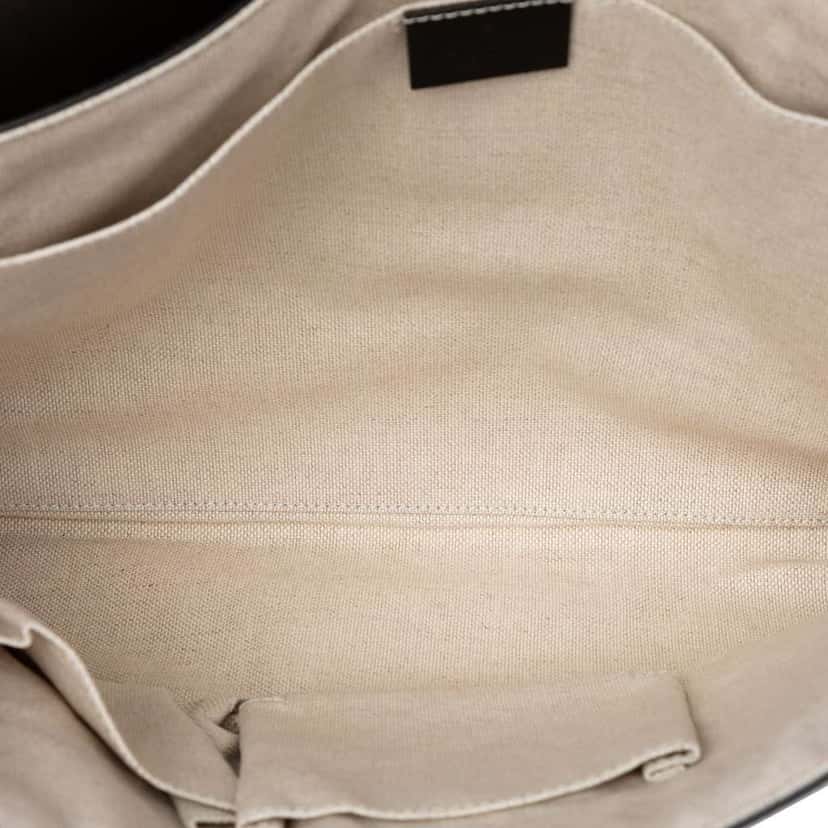 Gucci GG Supreme Envelope Clutch Brown Canvas Very good condition - Model View
