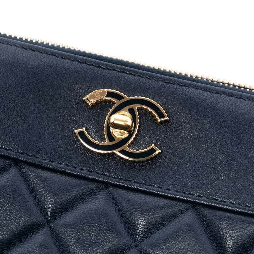 Chanel Large Quilted Sheepskin Mademoiselle O Case Clutch Blue Leather Good condition - Box View