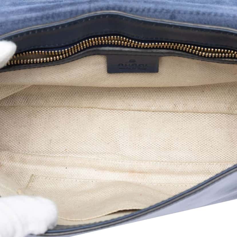 Gucci Medium Patent Soho Chain Flap Crossbody Blue Leather Very good condition - Model View