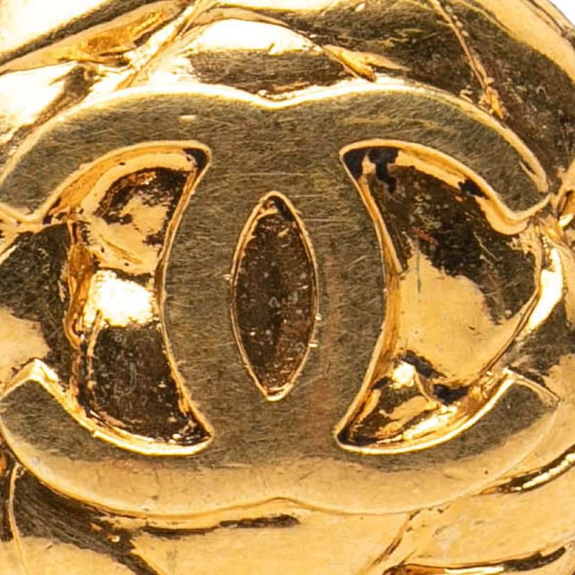 Chanel CC Quilted Gold Plated Round Clip On Earrings Gold Metal Very good condition - Inside View