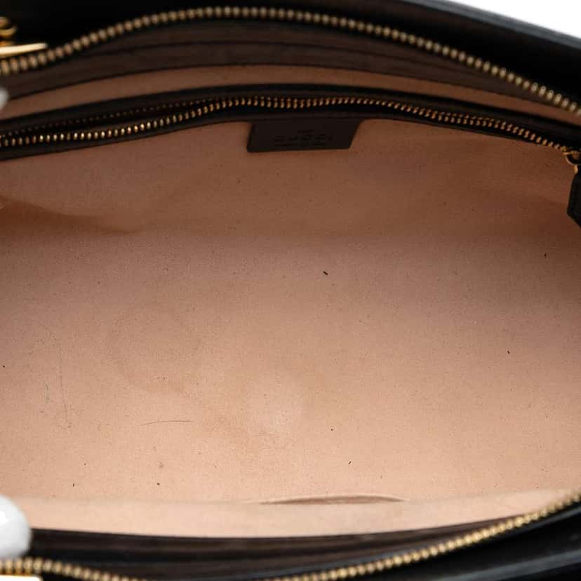 Gucci Medium Guccissima Soft Shoulder Bag Black Leather Good condition - Model View