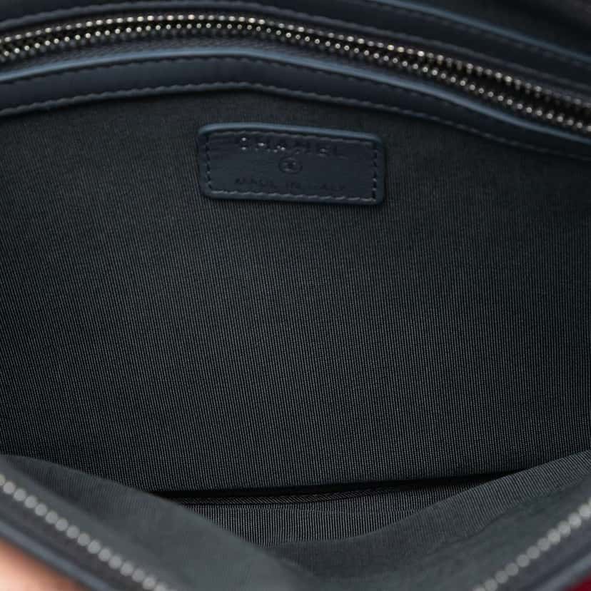 Chanel Medium CC Quilted Lambskin Extra Space O Case Clutch Grey Leather Good condition - Model View