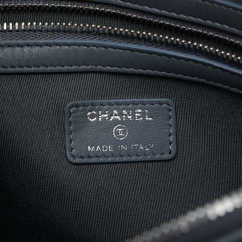 Chanel Medium CC Quilted Lambskin Extra Space O Case Clutch Grey Leather Good condition - Box View