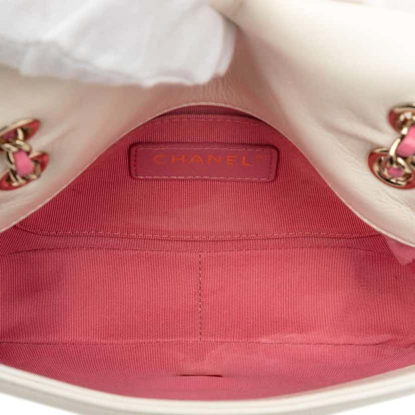 Chanel Small Lambskin Entwined Chain Flap White Leather Good condition - Model View