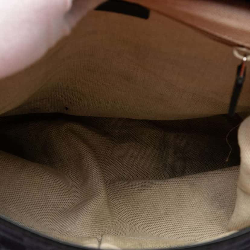Gucci GG Canvas and Leather Crossbody Black Canvas Very good condition - Model View