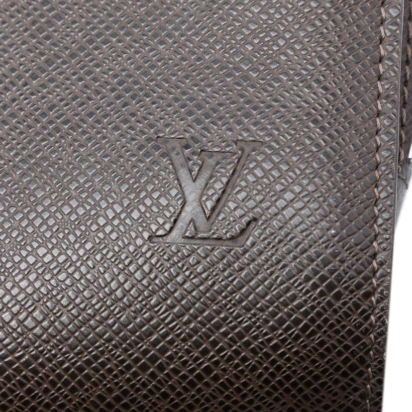 Louis Vuitton Taiga Pochette Baikal Brown Leather Good condition - Box View