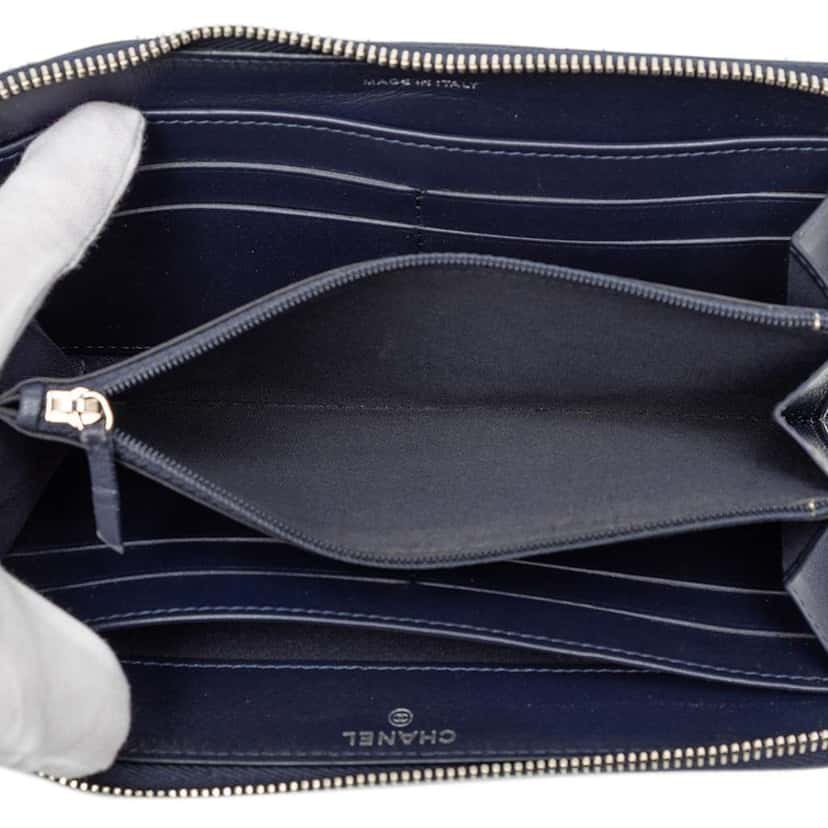 Chanel Camellia Embossed Zip Around Long Wallet Blue Leather Very good condition - Model View