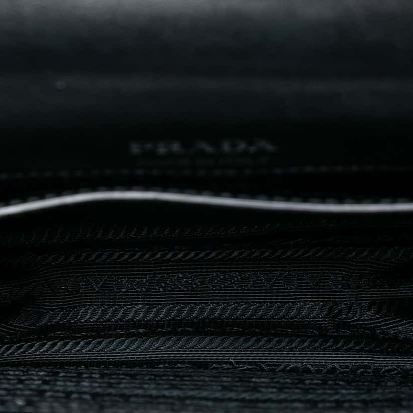 Prada City Calf Plex Ribbon Crossbody Black Leather Good condition - Model View
