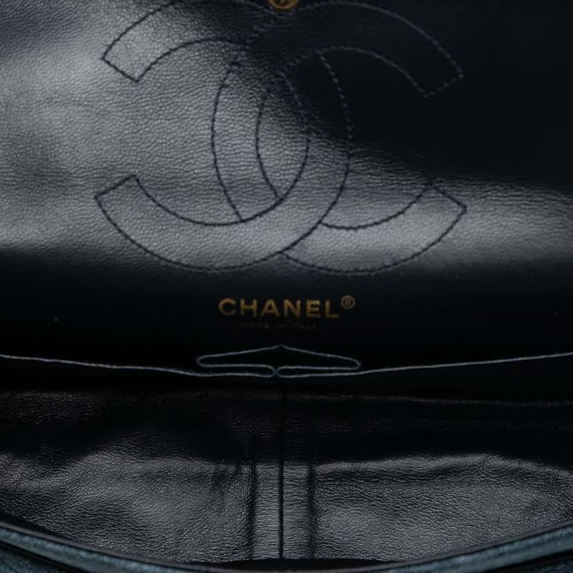Chanel Quilted Denim Reissue 2.55 Double Flap 226 Blue Denim Good condition - Model View