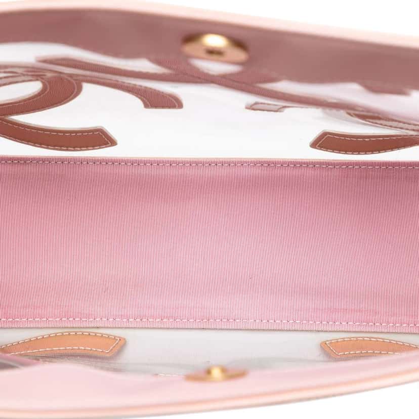 Chanel Triple CC Vinyl and Patent Tote Pink Good condition - Model View