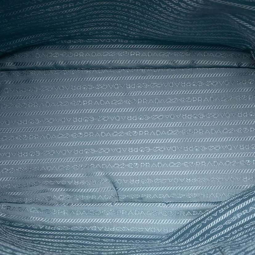 Prada Vitello Daino Open Convertible Tote Blue Leather Good condition - Model View