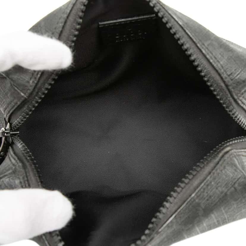Gucci GG Supreme Pouch Black Canvas Good condition - Model View