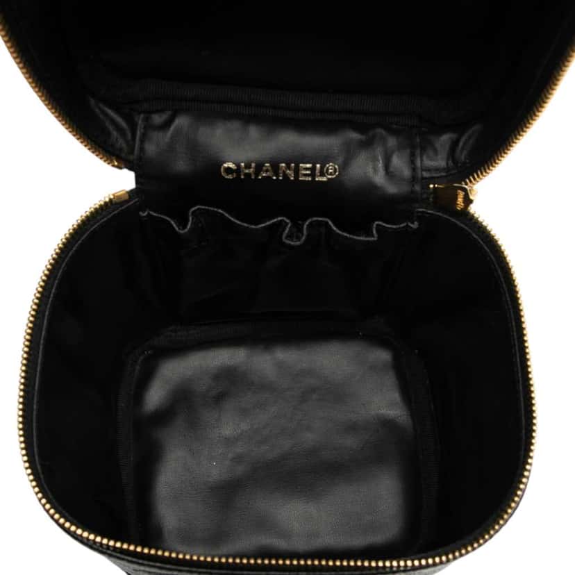 Chanel CC Caviar Vanity Bag Black Leather Good condition - Model View