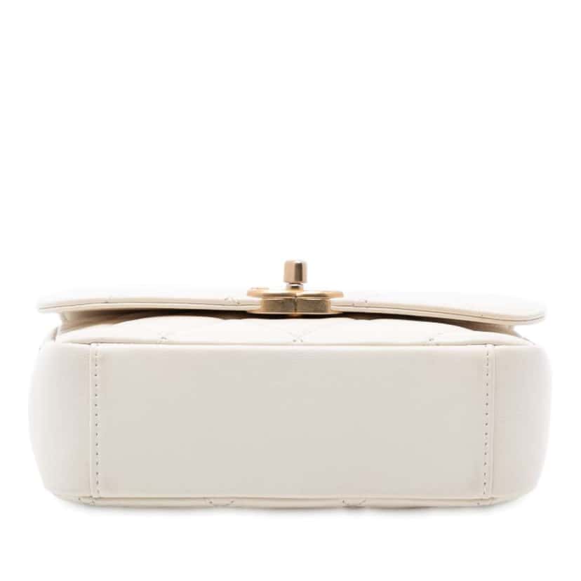 Chanel Small Quilted Lambskin CC Coin Flap White Leather Good condition - Inside View
