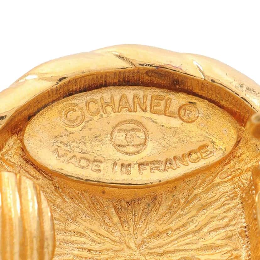 Chanel CC Gold Plated Round Clip On Earrings Gold Metal Good condition - Inside View