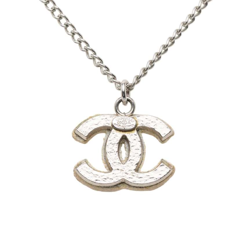 Chanel Silver Plated Textured CC Pendant Necklace Silver Metal Very good condition - Inside View
