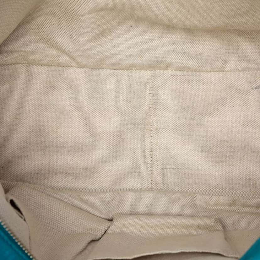 Gucci Nubuck Soho Chain Shoulder Bag Blue Leather Good condition - Model View