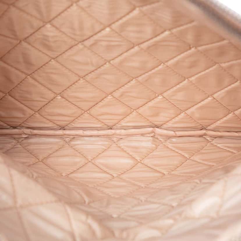 Chanel Quilted Calfskin Pixel Effect Beauty Foldover Clutch Pink Leather Very good condition - Model View