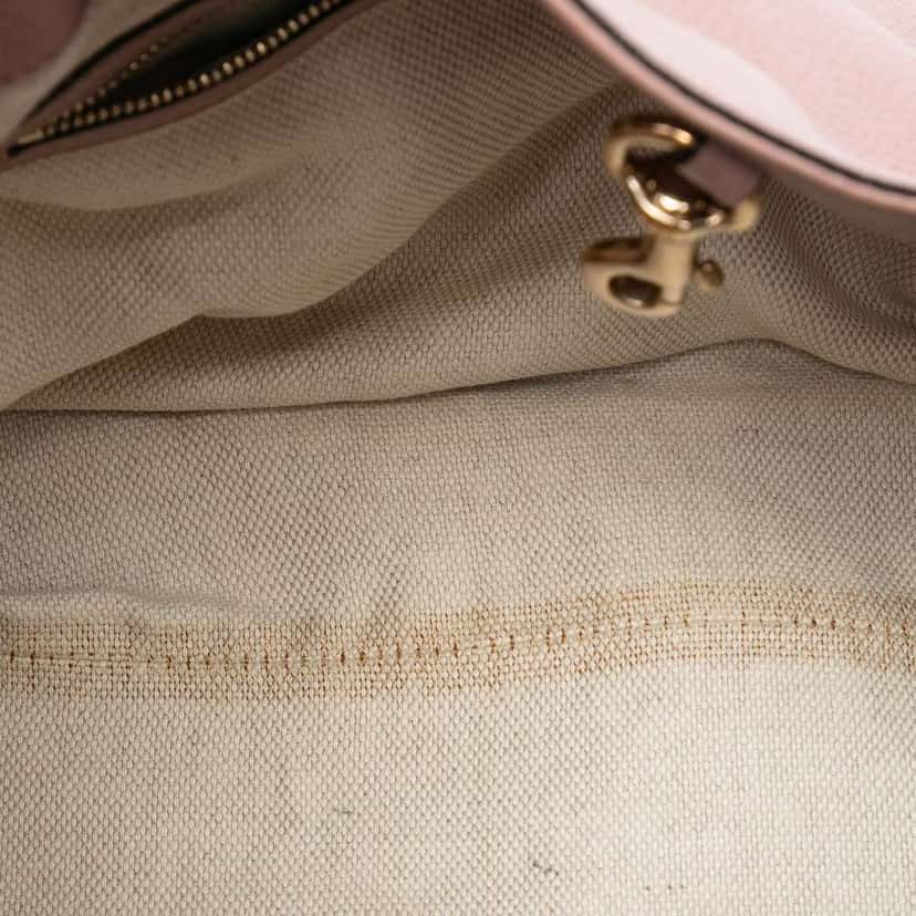 Gucci Medium Leather Soho Chain Tote Pink Leather Good condition - Model View