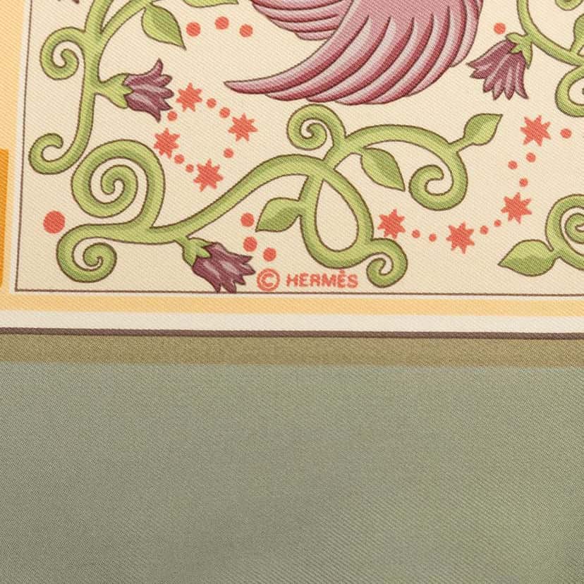 Hermès The World of Hermes Silk Scarf 90 Green Silk Good condition - Inside View
