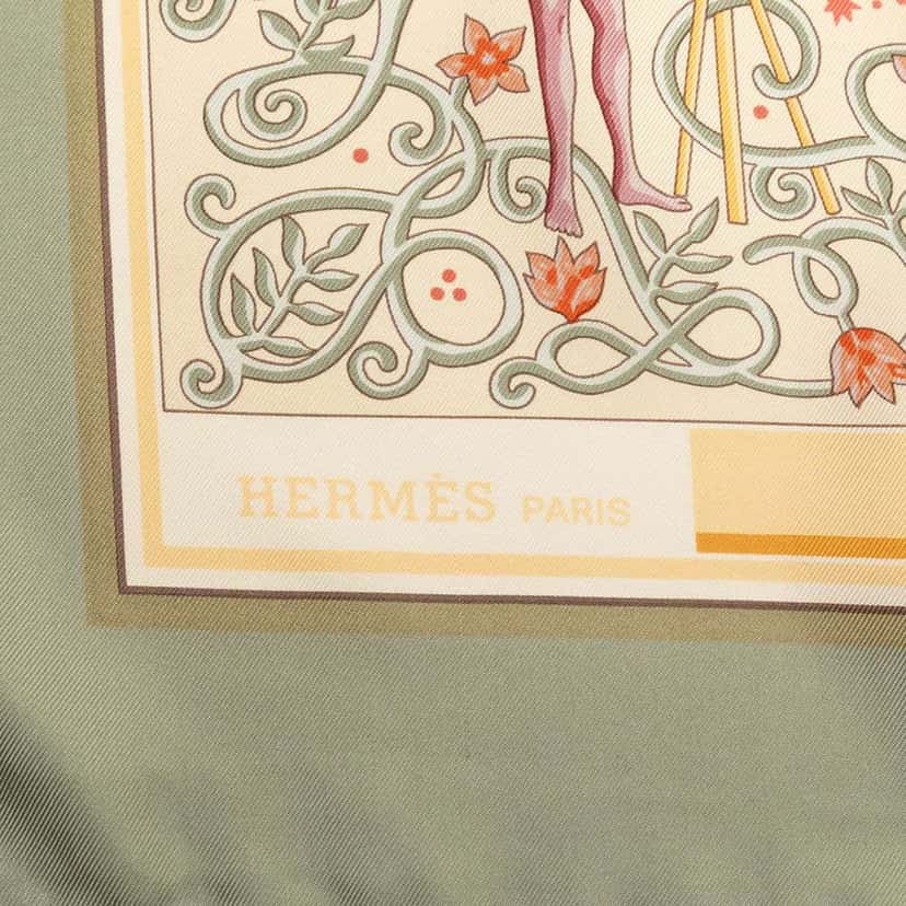 Hermès The World of Hermes Silk Scarf 90 Green Silk Good condition - Box View